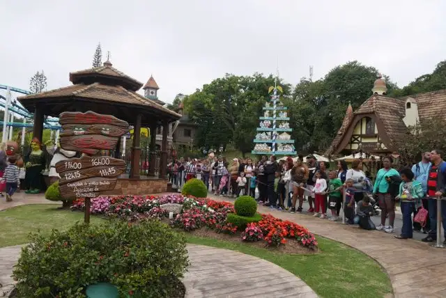 Fila Beto Carrero World - Reprodução